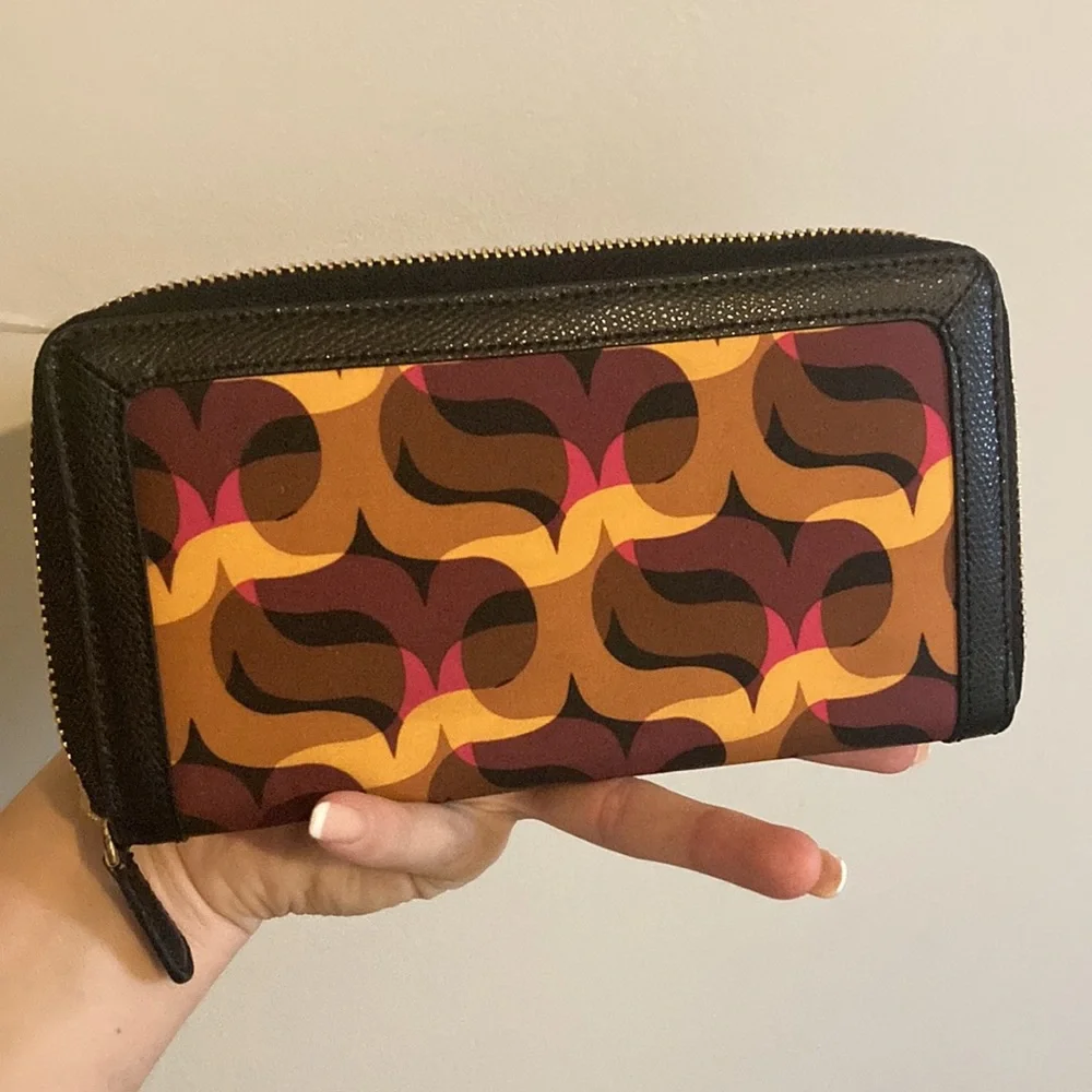 Vera Bradley wallet like new!! - Picture 2 of 5